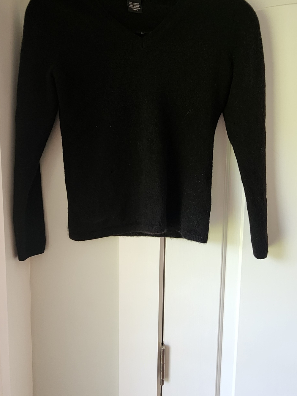 Lord & Taylor Black V-Neck Women's Sweater